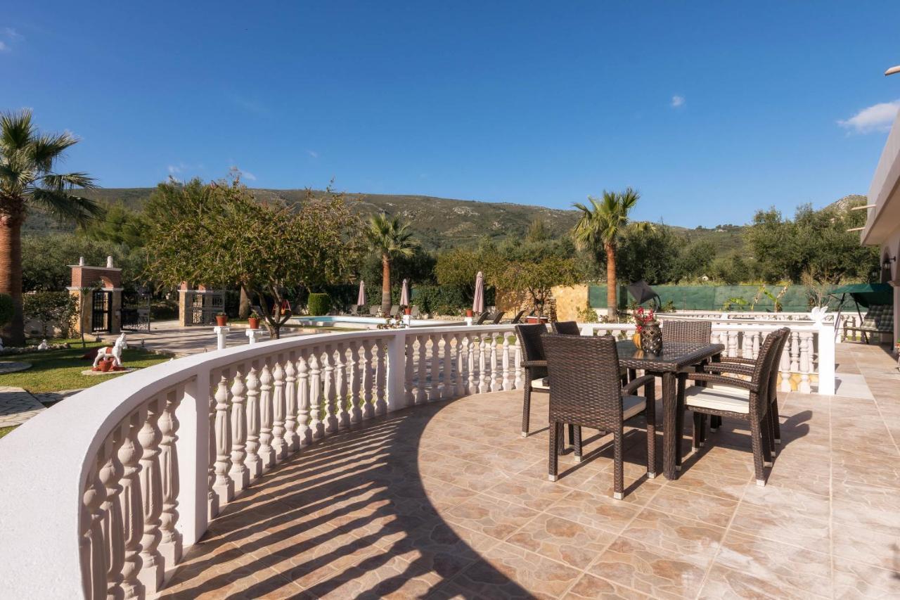 Fontana Villa Mouzakion (Zakynthos)
