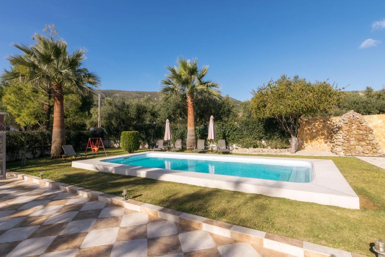 Fontana Villa Mouzakion (Zakynthos)
